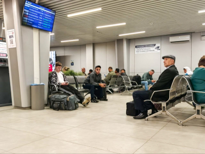 После отмены рейса в Дубае туристам из РФ выдали лишь три финика