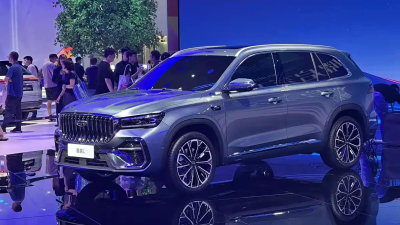 В Сети появились фото Geely Monjaro 2026 на автосалоне в Чэнду