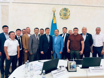 Газификация и реализация нацпроектов: Серик Утешов обсудил с карагандинцами актуальные вопросы