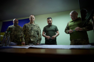 Зеленский поручил активизировать все форматы для поставки антибаллистики