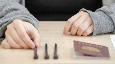 Толстой призвал к постепенной отмене ЕГЭ