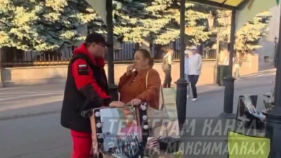 В Казани на Баумана мужчина разгромил рабочие места уличных художников - видео 31/05/2026 &ndash; Новости