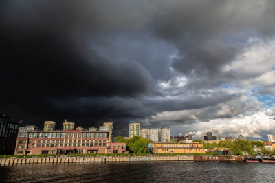 Желтый уровень опасности продлен в&nbsp;Московском регионе из-за грозы