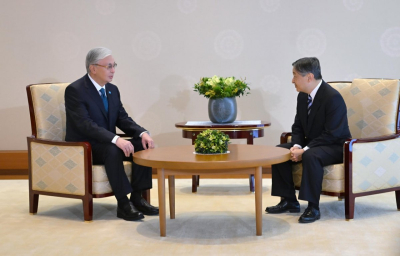 Глава государства провел встречу с императором Японии