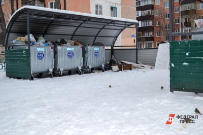 Мусорные площадки в Калуге тонут в отходах: регоператор перекладывает ответственность