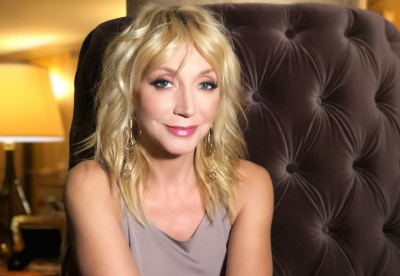 Орбакайте чуть не упала в водопад на Ямайке