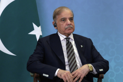 Премьер Пакистана отложил поездку в Россию