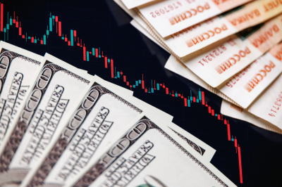 Биржевой курс евро подешевел до&nbsp;83,2 рублей, доллар &mdash; ниже&nbsp;73