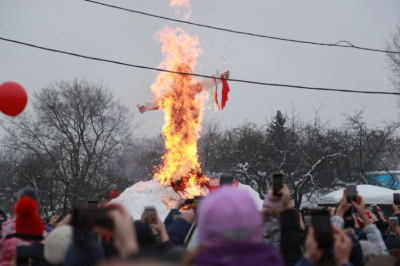 Россиян предупредили, где нельзя сжигать чучело на Масленицу