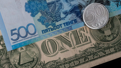 Курс тенге пробил 550 за доллар